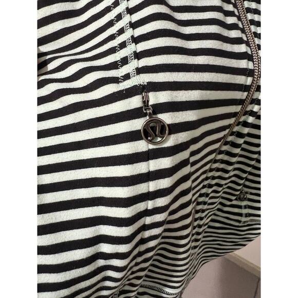 Gently Worn Lululemon Daily Yoga Jacket Classic Stripe Mint Moment Black - Picture 5 of 5